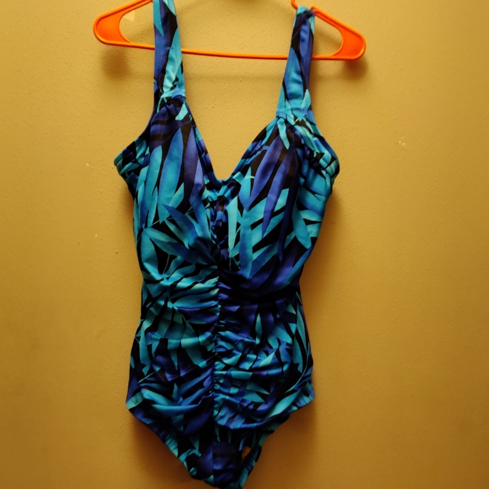 Plus Size Women's Blue and Black Patterned Swimsuit Size 24W
